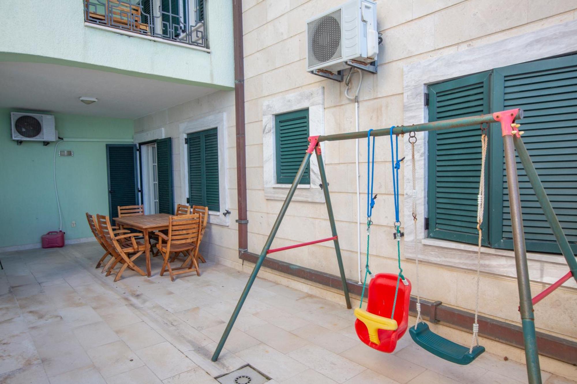 Montesan Luxury Apartment Beach Front Sveti Stefan Extérieur photo