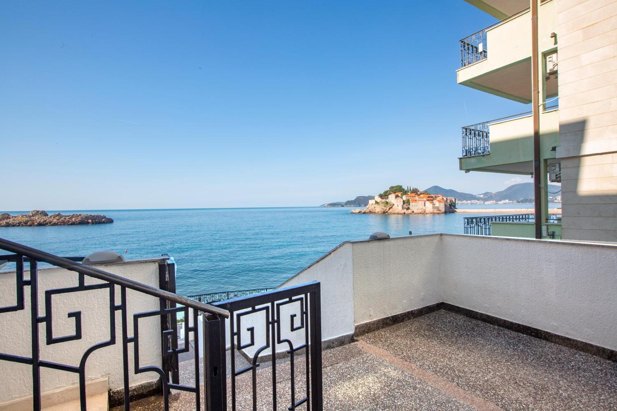 Montesan Luxury Apartment Beach Front Sveti Stefan Extérieur photo