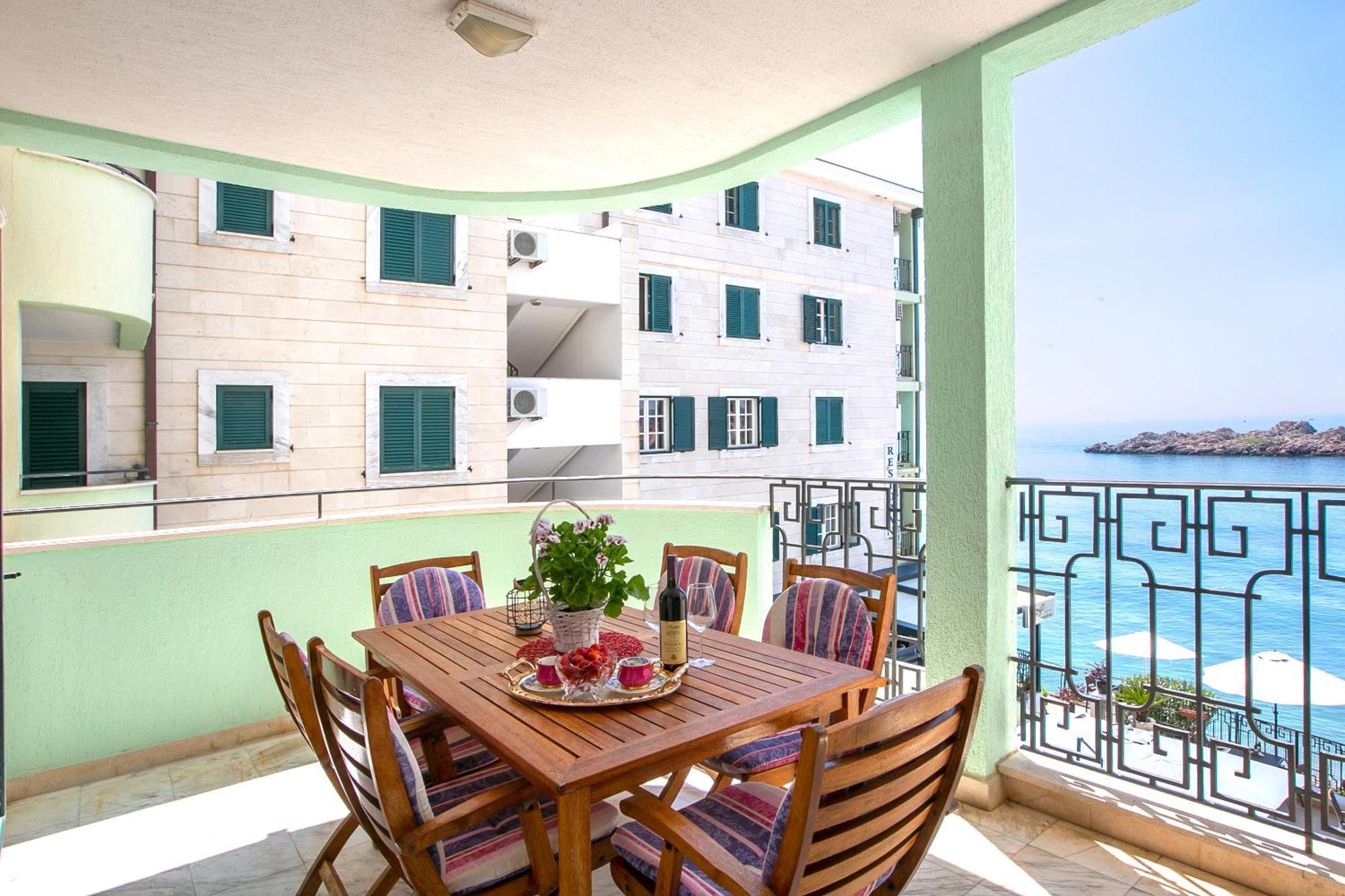 Montesan Luxury Apartment Beach Front Sveti Stefan Extérieur photo