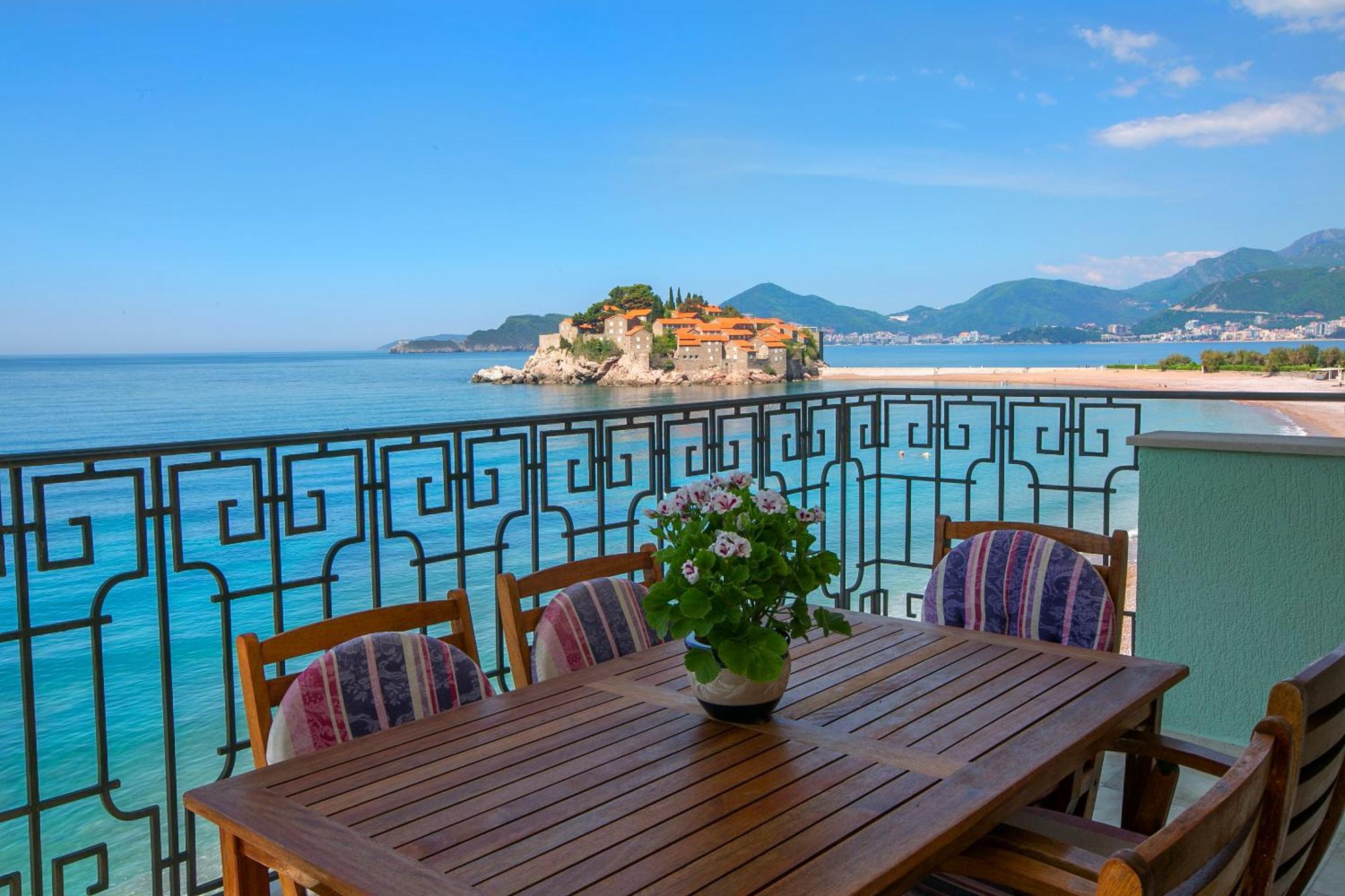 Montesan Luxury Apartment Beach Front Sveti Stefan Extérieur photo