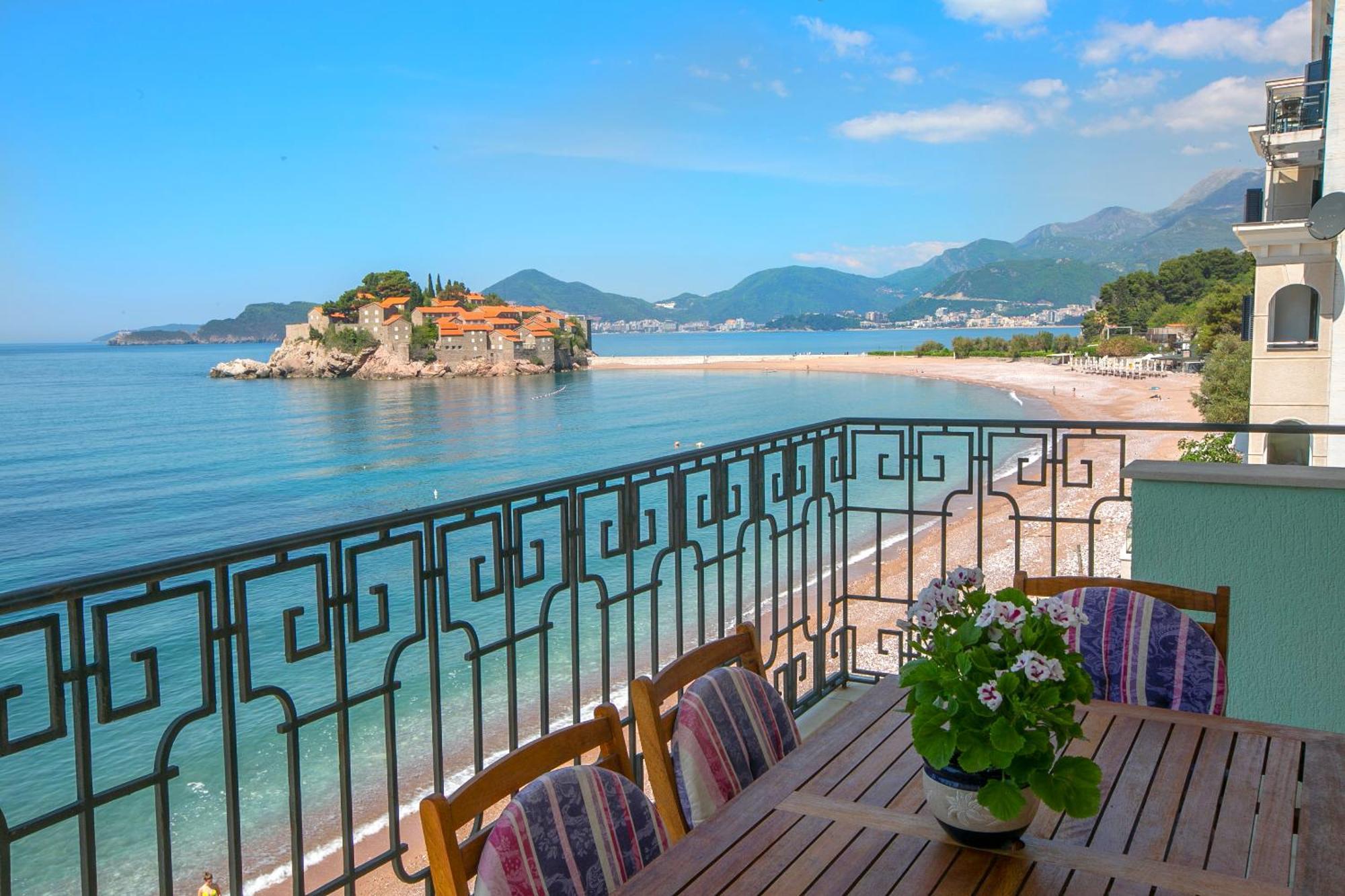Montesan Luxury Apartment Beach Front Sveti Stefan Extérieur photo