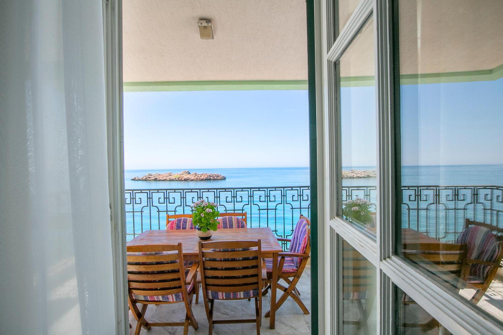 Montesan Luxury Apartment Beach Front Sveti Stefan Extérieur photo