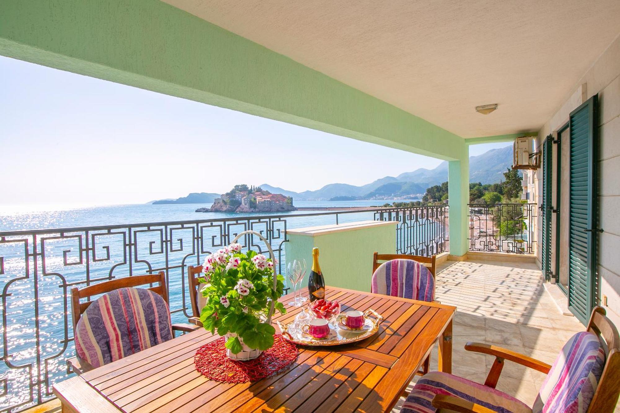 Montesan Luxury Apartment Beach Front Sveti Stefan Extérieur photo